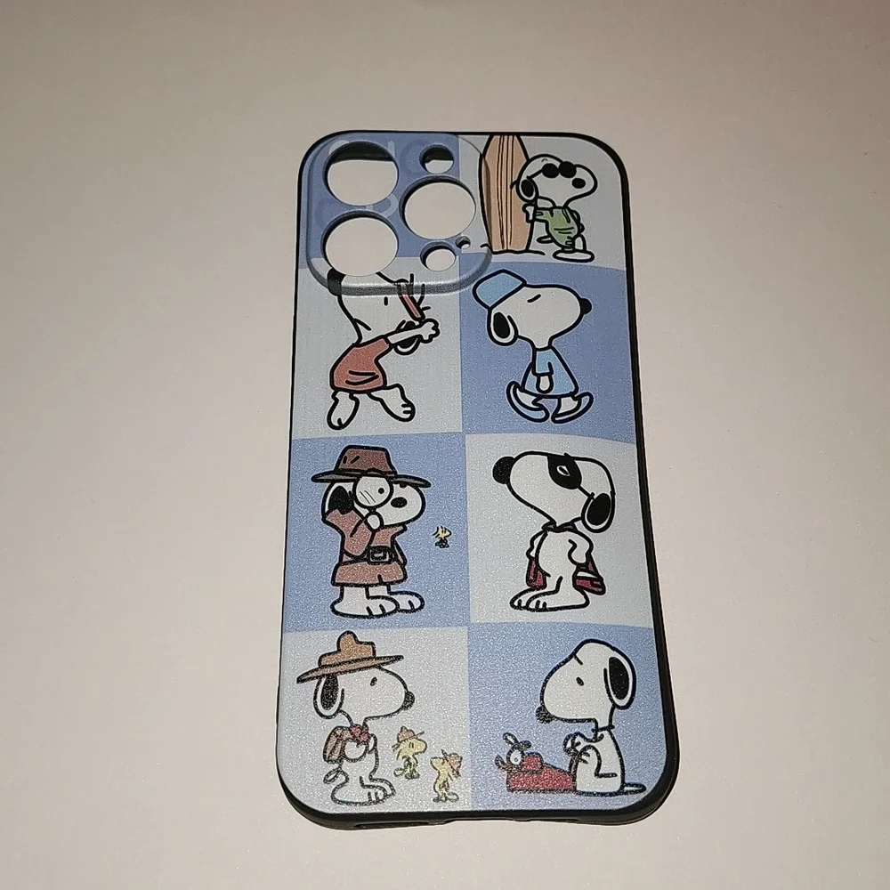 Brand new Apple IPhone 🍎 15 Pro Max Peanuts Snoopy soft Silicone Phone Case
